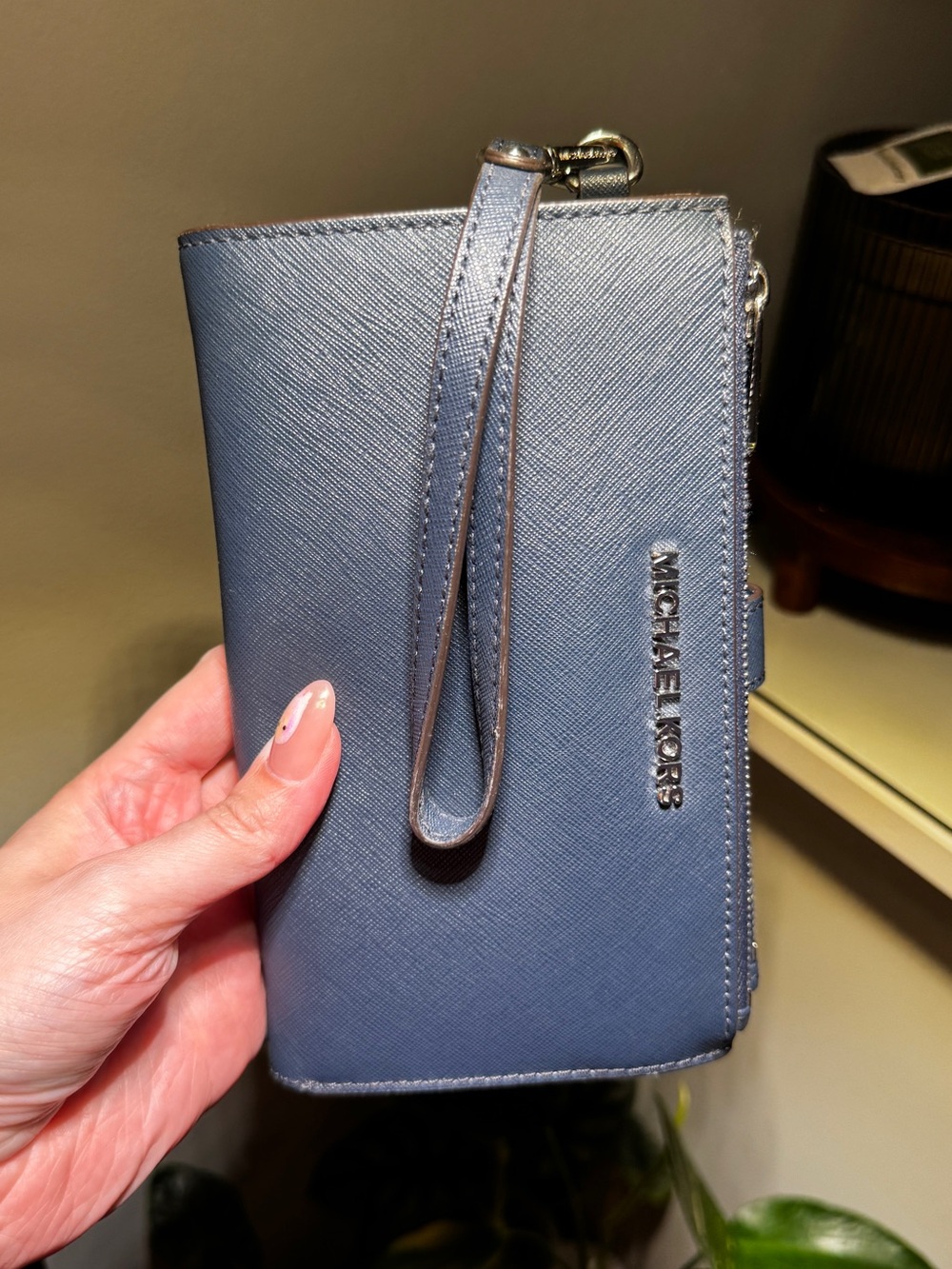 Michael Kors Jet Set Travel Leather Wristlet Wallet in Navy Blue